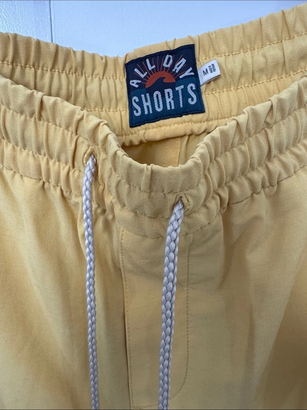 Men’s Faherty Yellow All Day Shorts (M)